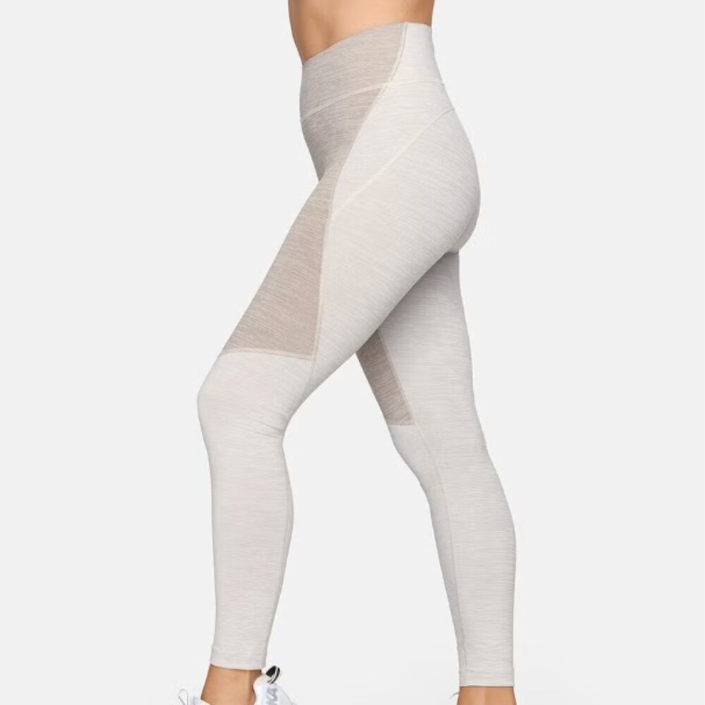 EUC Outdoor Voices TechSweat 7/8 Two-Tone Leggings Cream Tan‎ Yoga Pants Size M